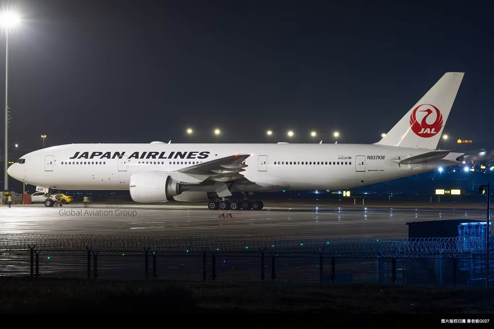 前日航772ER